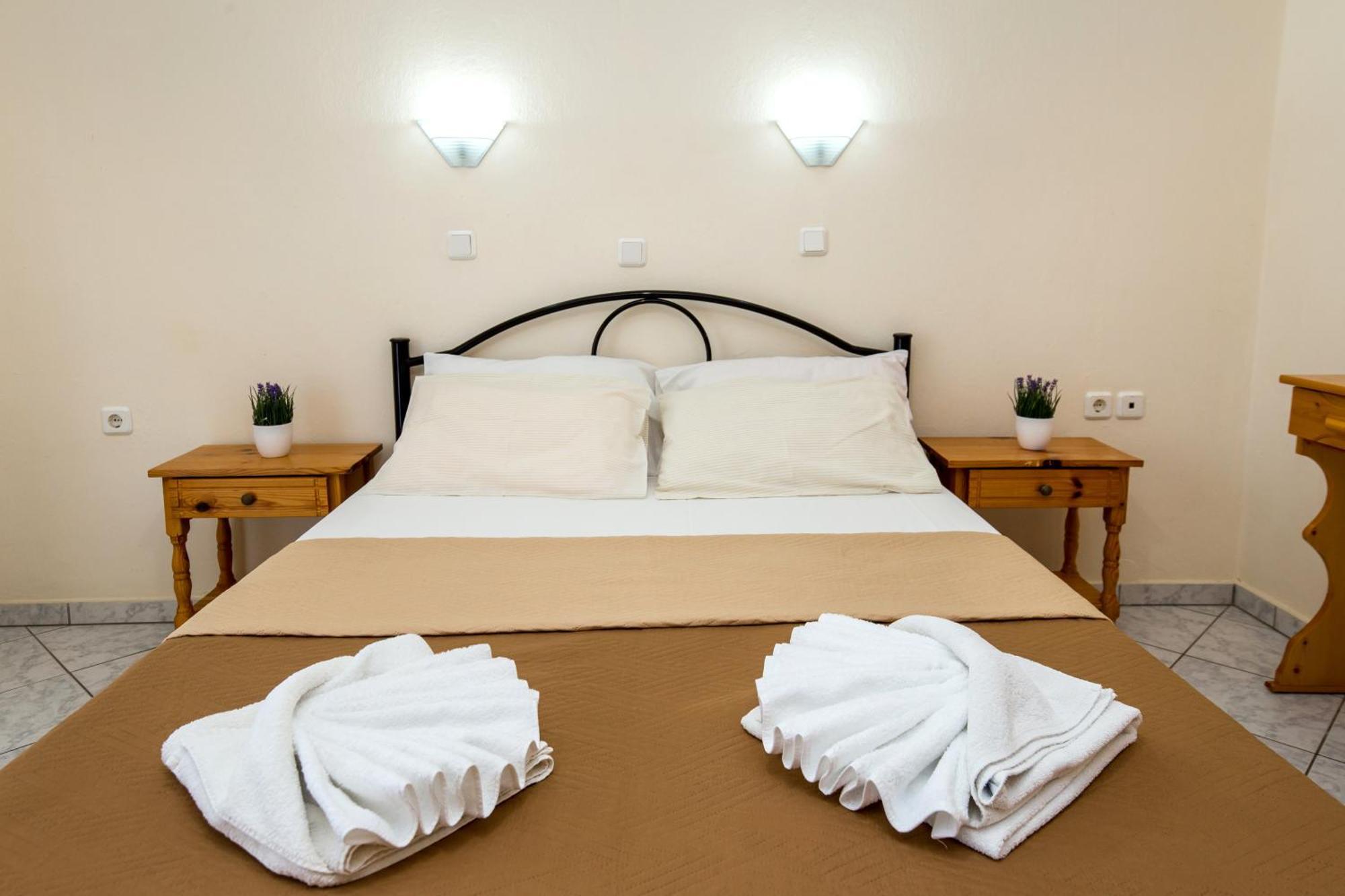 Ianos Apartments Potos Dış mekan fotoğraf