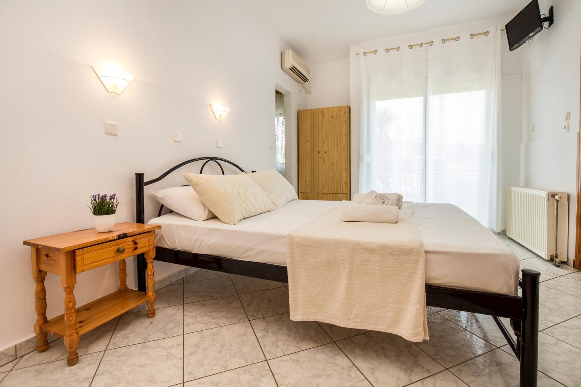 Ianos Apartments Potos Dış mekan fotoğraf