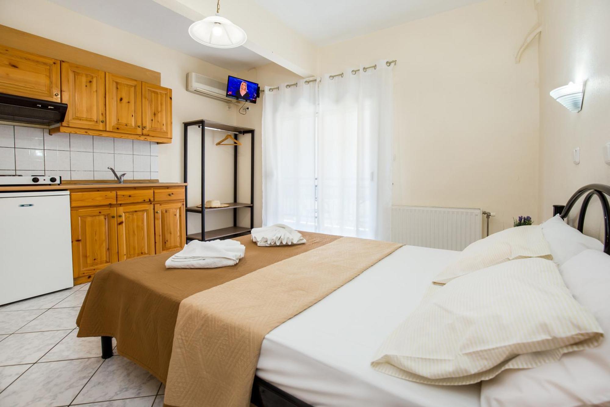 Ianos Apartments Potos Dış mekan fotoğraf