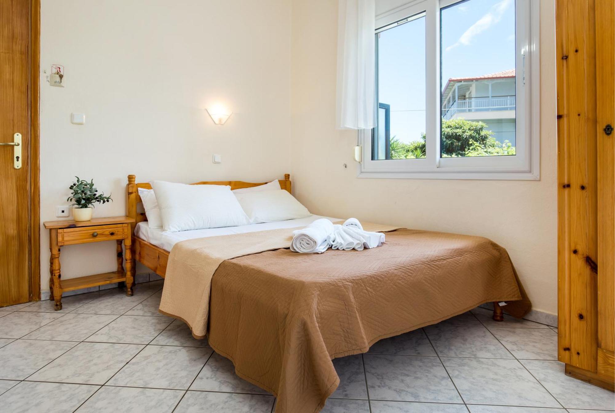 Ianos Apartments Potos Dış mekan fotoğraf