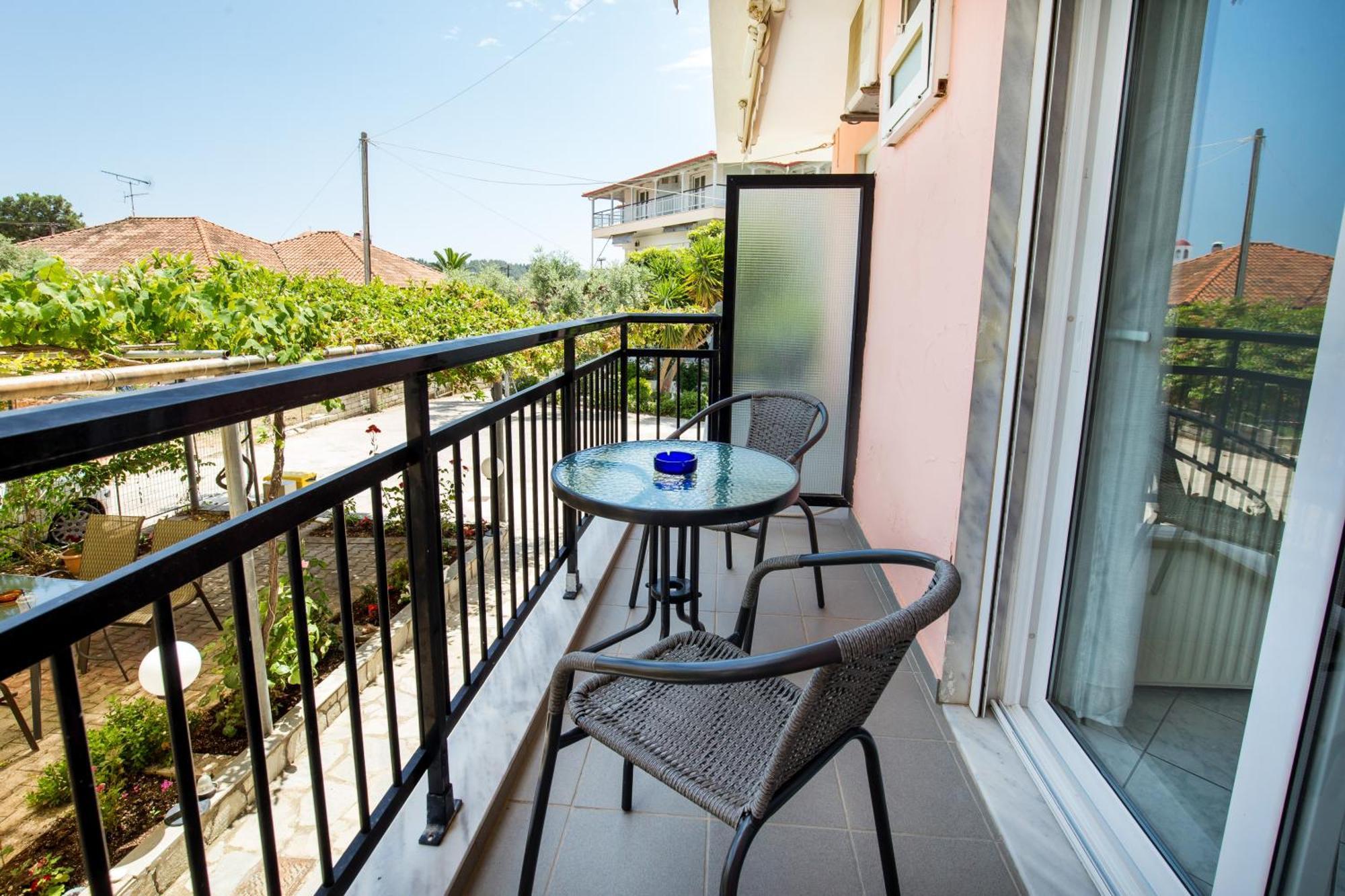 Ianos Apartments Potos Dış mekan fotoğraf